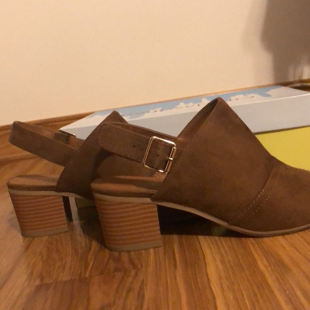 Open toe heels - Picture 3 of 8